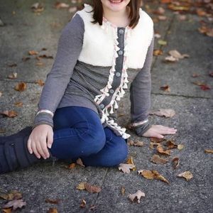 Hannah Banana Girls size 12 Sweater